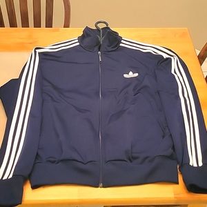 Adidas track top size xL